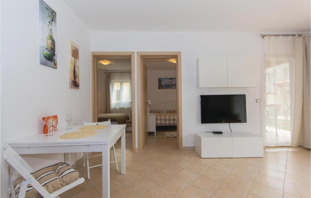 Apartment I & M *